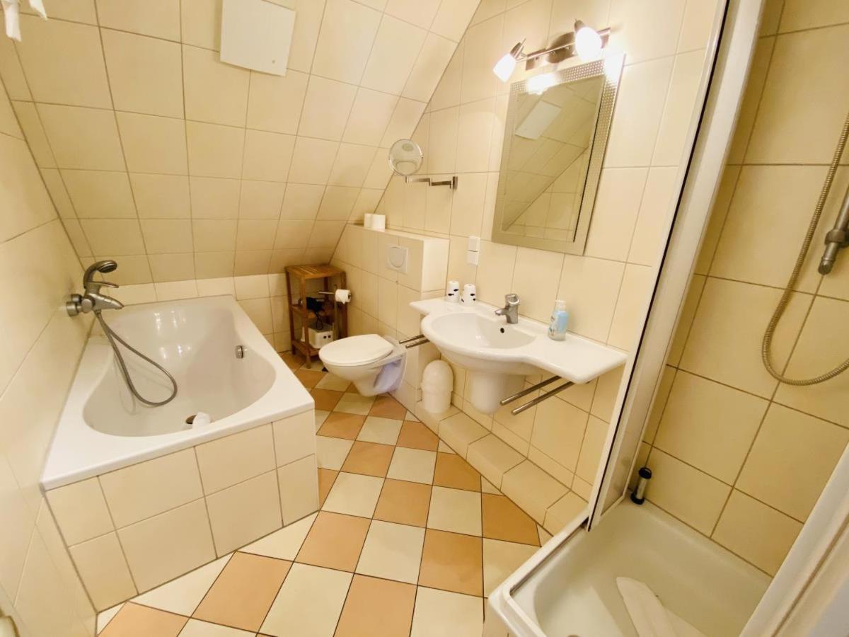 Uhlennest Lägenhet Rostock Exteriör bild